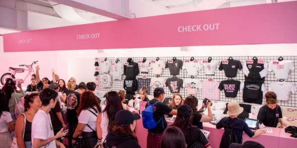 BlackPink Pop Up in the UK